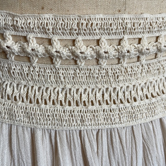 Full length lined light weights skirt. - Picture 2 of 5